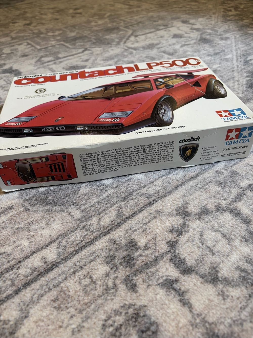 Lamborghini Countach LP500S Model Kit - Red - Picture 2 of 11